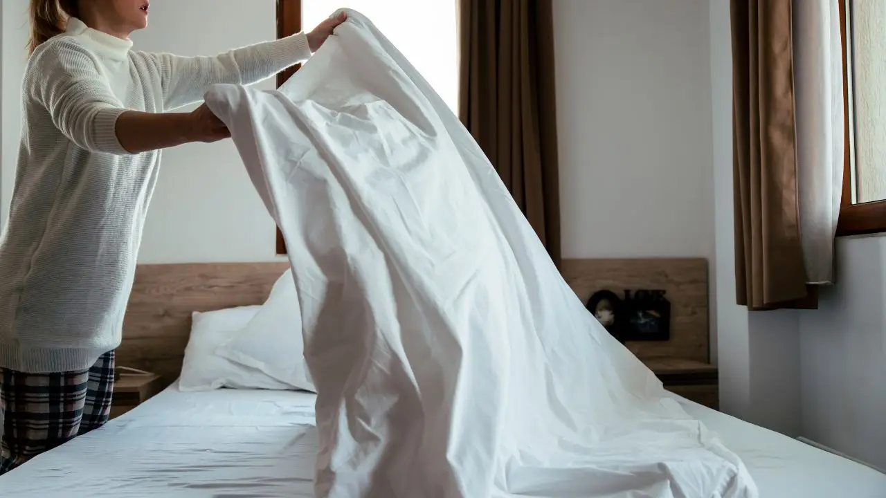 Lenzuola nuove, rigide e ruvide? Ecco il trucco per ammorbidirle all’istante senza prodotti