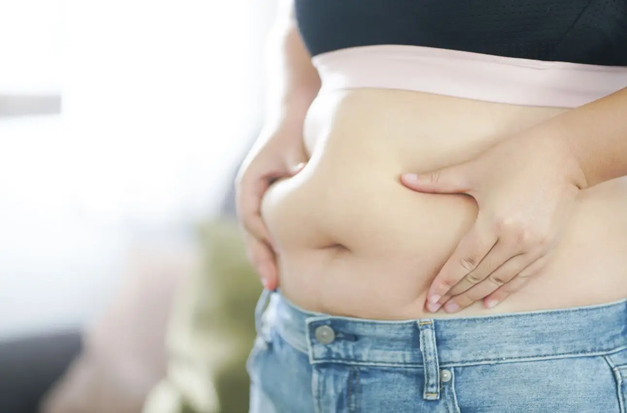 Il metodo definitivo per bruciare il grasso addominale velocemente: ecco cosa funziona davvero